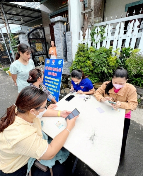 Hỗ trợ người dân tự bảo vệ trước rủi ro trên môi trường số