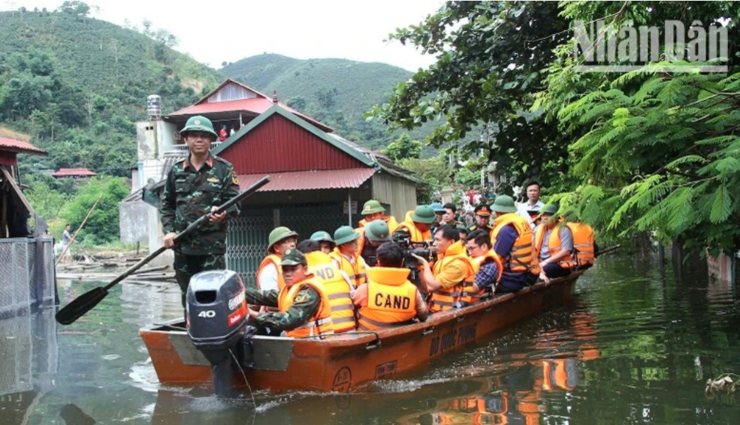 Phó Thủ tướng Lê Thành Long kiểm tra vùng ngập lũ Sơn La