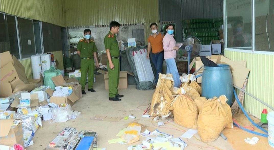 Gia Lai: Bắt tạm giam hai đối tượng sản xuất, tiêu thụ thuốc bảo vệ thực vật giả