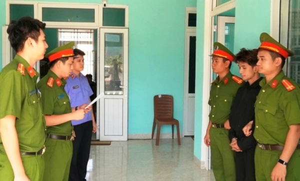 Bắt đối tượng dùng video nhạy cảm “tống tiền” bạn gái cũ