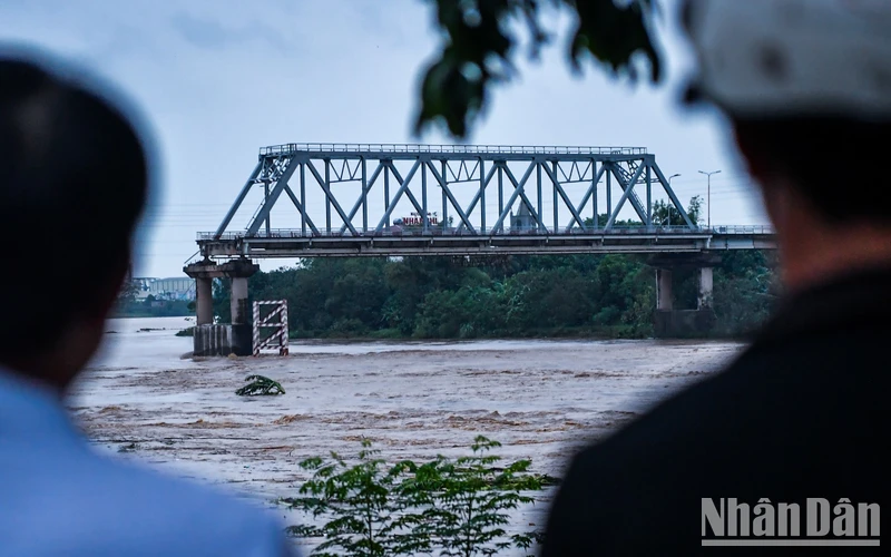 Thông tin cứu thêm 4 nạn nhân trong ô-tô sau vụ sập cầu Phong Châu là sai sự thật