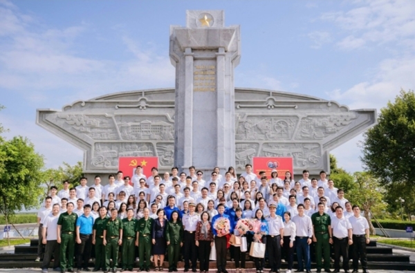 Tăng cường quan hệ đoàn kết quân dân