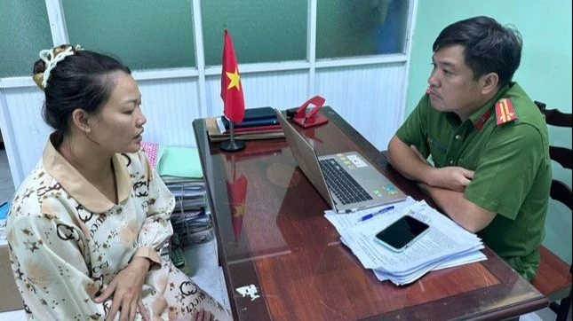 Bắt người phụ nữ hành hung nhân viên đường sắt