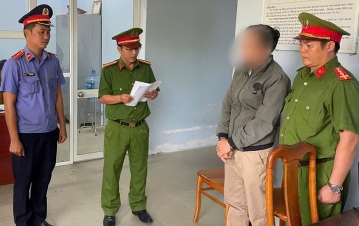 Khởi tố, bắt giam thầy giáo giao cấu với nữ sinh lớp 10