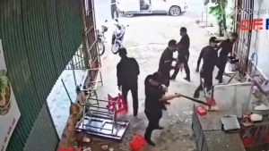 Truy bắt các đối tượng đập phá tài sản, tạt sơn vào nhà và có hành vi đe dọa người dân ở Đắk Lắk