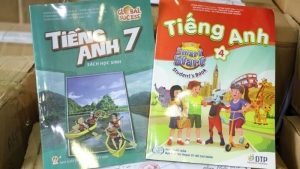 Bắt giữ các đối tượng sản xuất, buôn bán 185.000 cuốn sách giả
