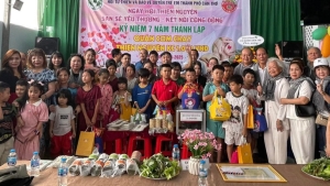 Ấm lòng suất cơm thiện nguyện 1.000 đồng