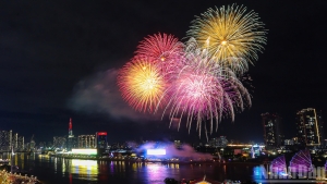 [Ảnh] Thành phố Hồ Chí Minh: Pháo hoa rực sáng đón chào năm mới 2026