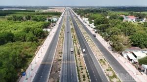 [Ảnh] Cận cảnh đường 10 làn xe kết nối sân bay Long Thành