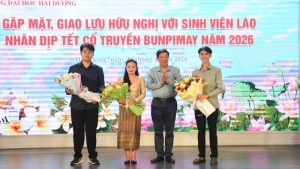 Gặp mặt, giao lưu hữu nghị với sinh viên Lào nhân dịp Tết cổ truyền Bunpimay