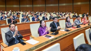 Quốc hội chốt bỏ ngưỡng doanh thu chịu thuế 500 triệu đồng với hộ kinh doanh