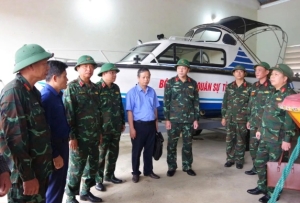Tư lệnh Quân khu 4 kiểm tra ứng phó mưa lũ tại Quảng Trị